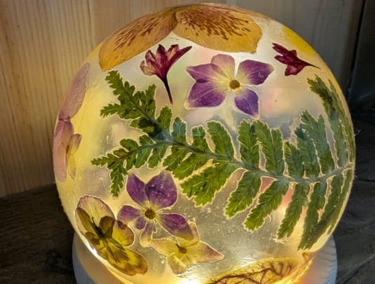 Botanical Keepsake Dome