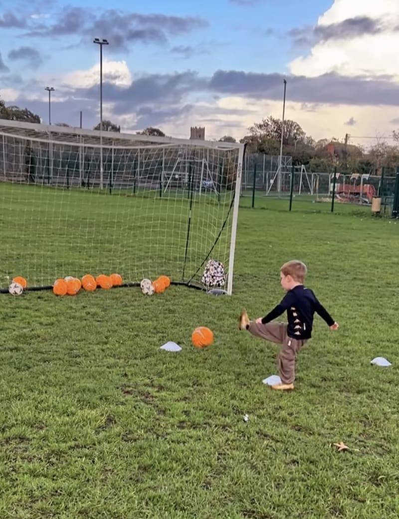 ⚽️ Tots Football (18Months -4 Y/O) ⚽️ — photo 1