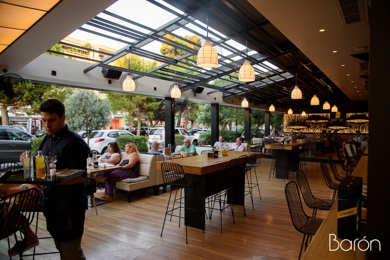 Baron, Glyfada