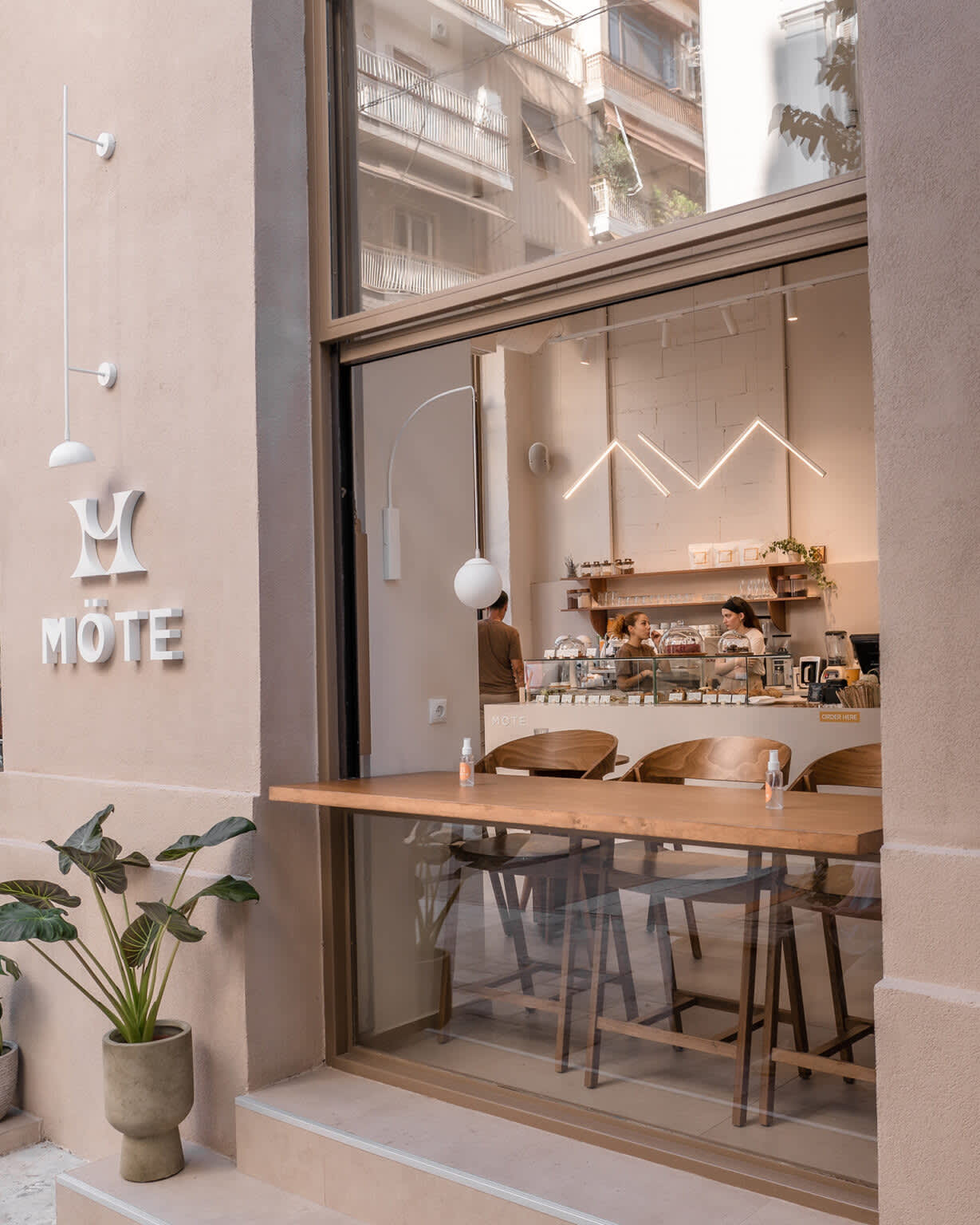 MÖTE, Piraeus