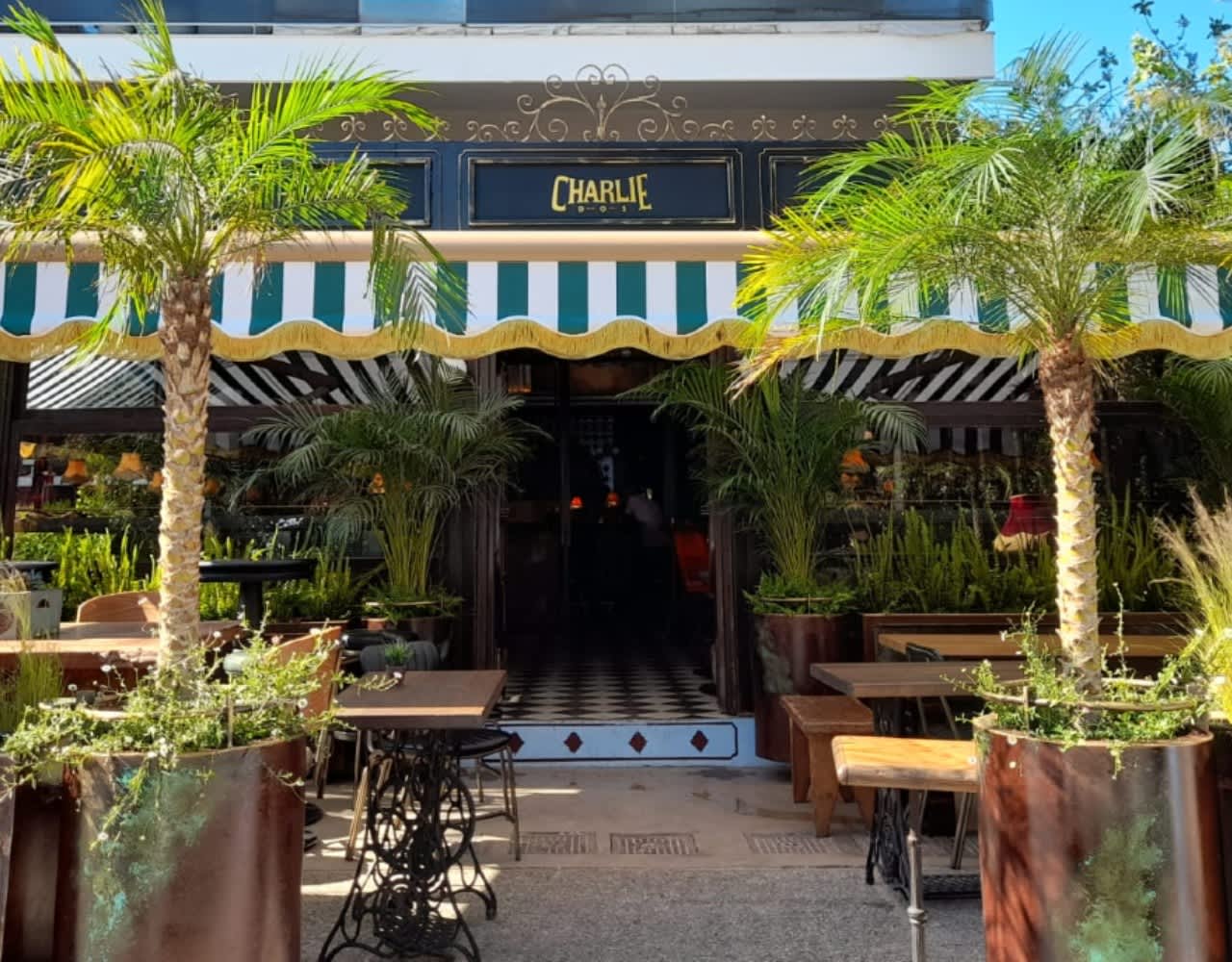 Charlie Dos, Glyfada