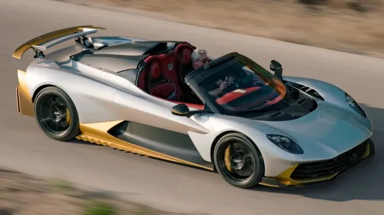 ASTON MARTIN VALHALLA SPIDER: EL SUPERDEPORTIVO HÍBRIDO DE 1.079 CABALLOS QUE ALCANZA LOS 350 KM/H SIN TECHO