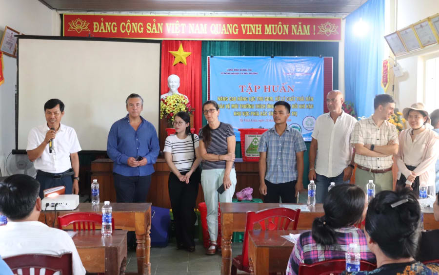 Đoàn công tác đơn vị đánh giá độc lập (OIV) cùng lãnh đạo Sở Nông nghiệp và Môi trường đến thăm lớp tập huấn - Ảnh: T.P