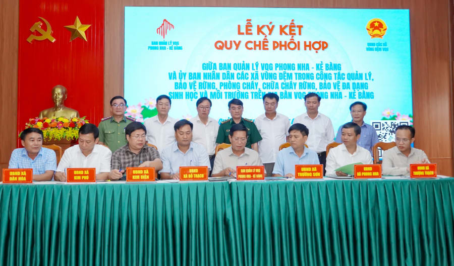 Ban Quản lý VQG PN-KB ký kết quy chế phối hợp UBND các xã vùng đệm - Ảnh: N.H