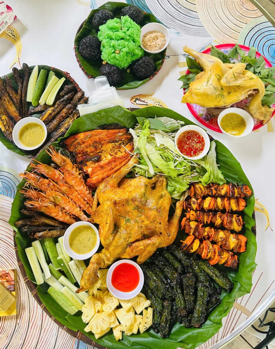 Đến với Khu du lịch sinh thái Sơn Kiều, du khách sẽ được thưởng thức các món ăn đặc trưng mang đậm chất núi rừng - Ảnh: Nguyễn Hoàng