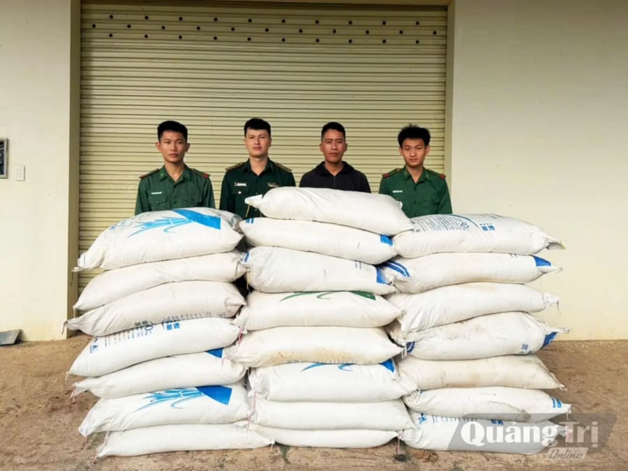 1.	Ông Trần Minh Thoả và tang vật 1.100kg đường kính nhập lậu.
