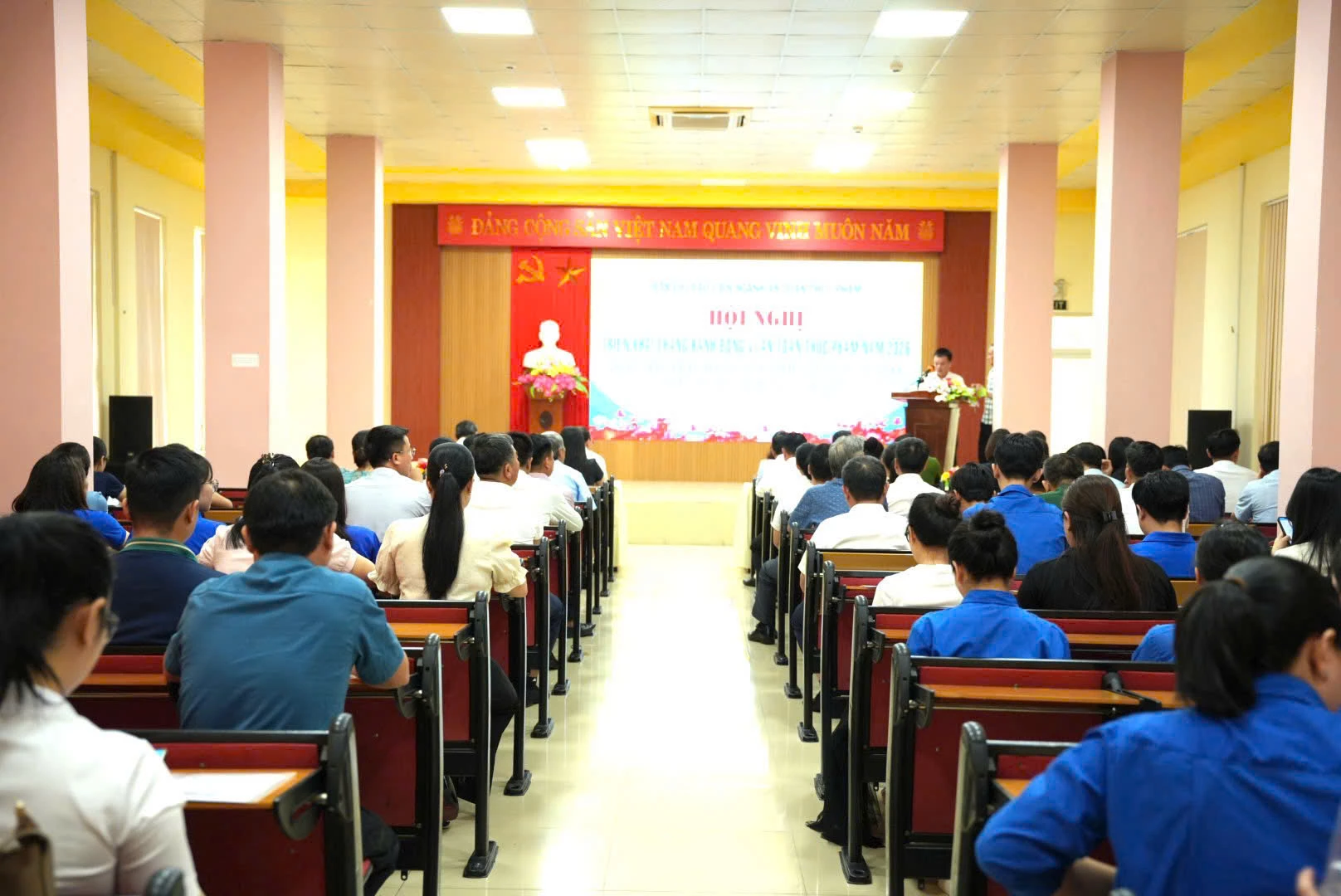 Quang cảnh hội nghị - Ảnh. T.Đ