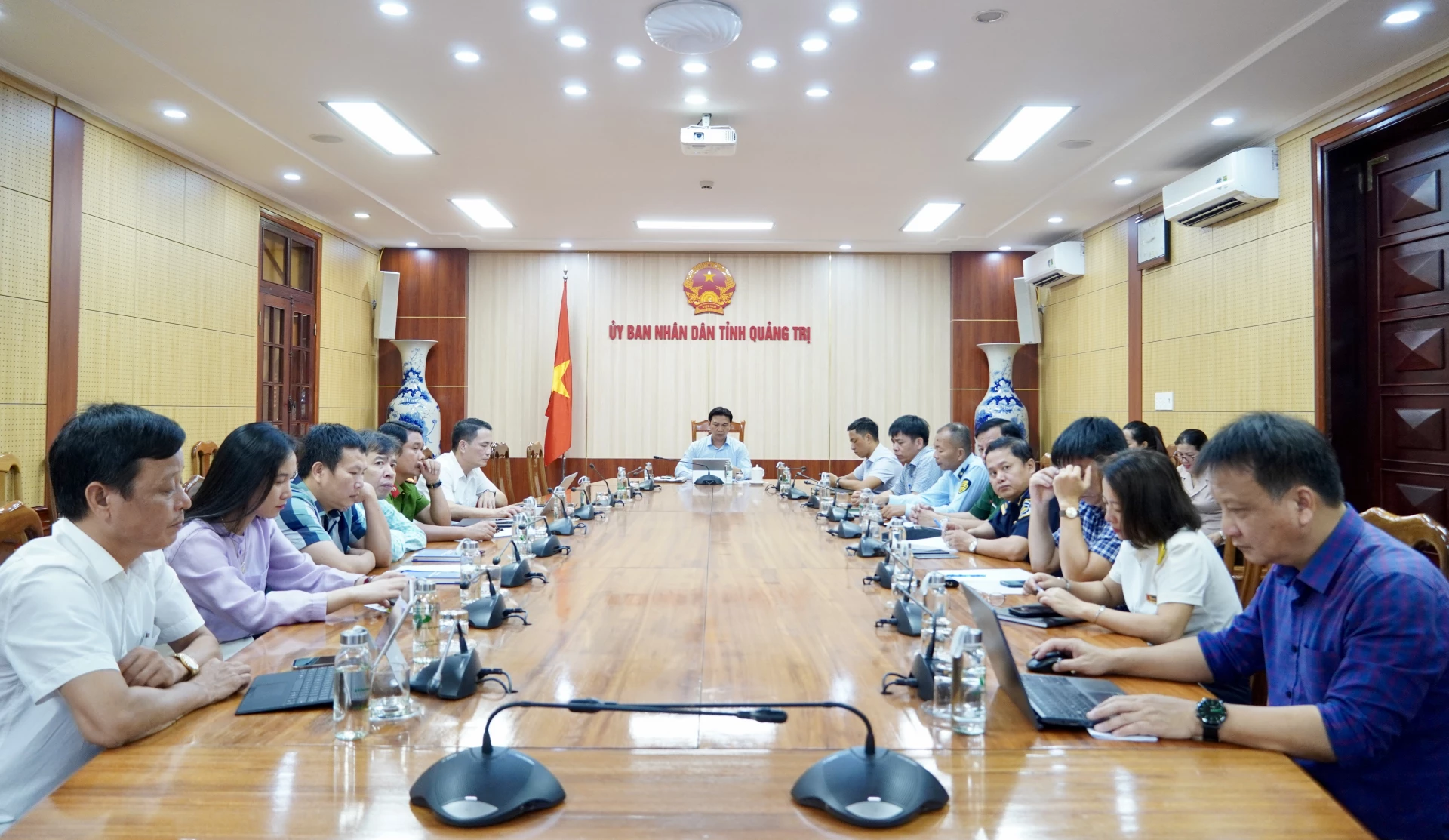 Quang cảnh đại biểu tham dự hội nghị tại điểm cầu Quảng Trị - Ảnh: H.N