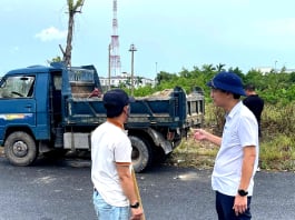 Phường Đồng Hới: Dẹp ngay điểm nóng rác thải, giữ sạch thành phố! Phường Đồng Hới: Kịp thời xử lý rác thải đổ không đúng quy định