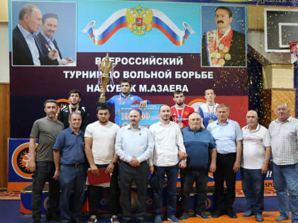 Мухтарпаша Умаханов принял участие в открытии Всероссийского турнира по вольной борьбе