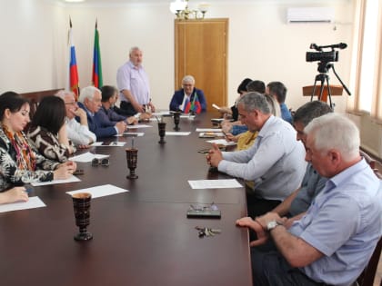 В Буйнакске прошёл установочный семинар для секретарей первичных отделений партии «Единая Россия»