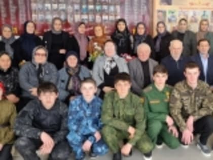 Помощник Главы РД Ахмед Абдуразаков поблагодарил гумбетовцев за помощь бойцам СВО