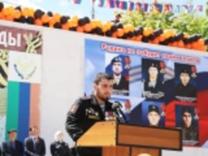 Участник СВО Шамил Исмаилов из села Игали выступил на торжественном митинге в честь 79-летия Победы