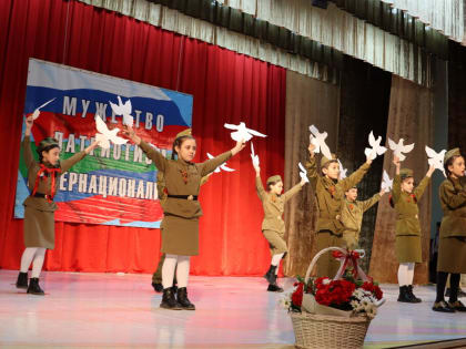 В Избербаше прошел фестиваль патриотической песни, посвященный Дню защитника Отечества