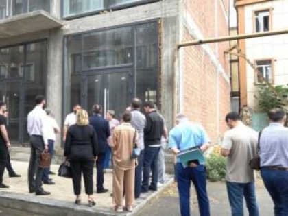 Прокуратура РД проверит законность возведения здания на территории медучреждения