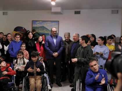 Сергей Меликов принял участие в открытии реабилитационного центра для детей в Каспийске