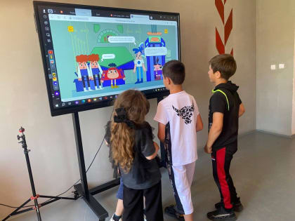 В летних пришкольных лагерях, функционирующих на базах образовательных организаций Новолакского района встретили новый сезон проекта «День цифры»