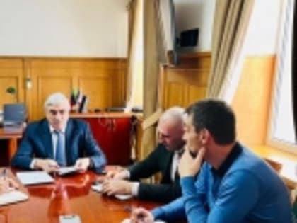 Мамати Гамзатов провел рабочее совещание по актуальным вопросам со своими заместителями