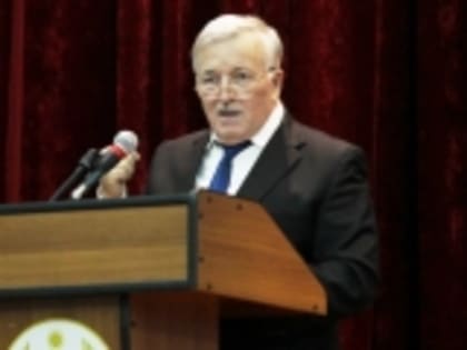 Галип Галипов выступил с докладом по итогам 2022 года на сессии Собрания депутатов Гумбета