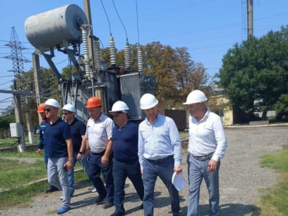 Представители Россетей ознакомились с работой энергооборудования на подстанции "Ярыксу"
