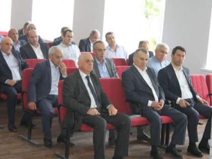 Актуальные вопросы социально-экономического развития рассмотрели на заседании Собрания депутатов Сулейман-Стальского района