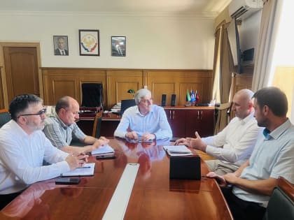 В Новолакском районе под председательством главы муниципалитета Мамати Гамзатова обсудили актуальные вопросы