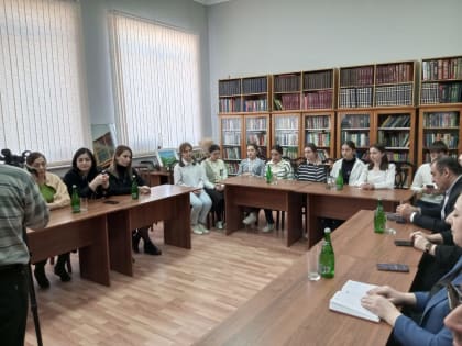 Центральная библиотека Сулейман-Стальского района отметила 85-летие Владимира Высоцкого
