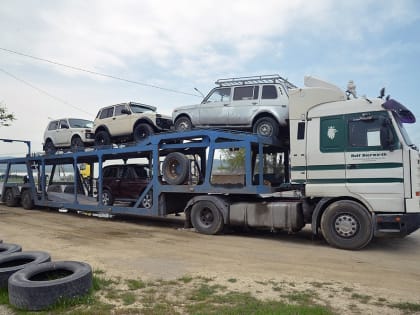 Заур Аскендеров передал в зону СВО четыре внедорожника