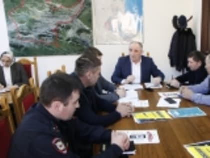 Заседание рабочей группы по выявлению неформальной занятости прошло в Гумбете