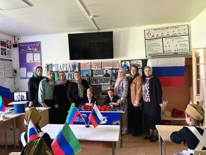 Очередная  «Парта Героя»  в честь Мурада Гаджиева появилась в Нечаевской СОШ №1