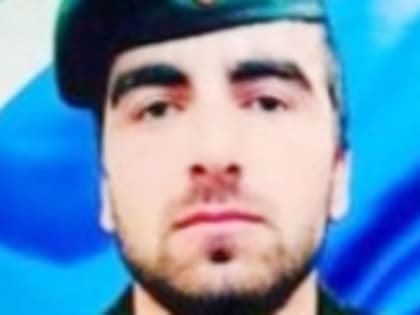 Родителей кавалера ордена Мужества Ахмеда Магомедова из села Цилитль, отдавшего жизнь за Родину, посетил замглавы Гумбета Алихан Давудгаджиев