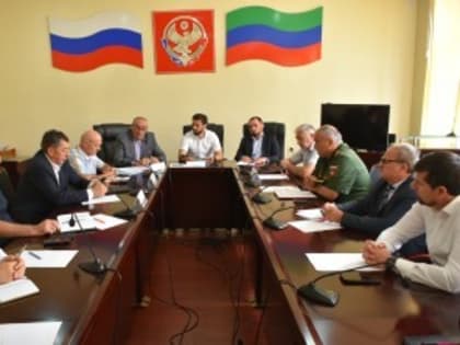 Вопросы привлечения граждан на военную службу по контракту обсудили в Акушинском районе