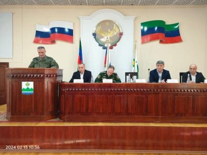 В Дербентском районе военком Дагестана провел совещание по военной службе по контракту