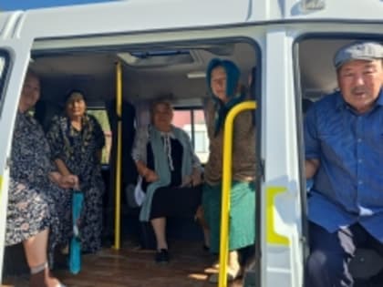 Соцработники обеспечивают доставку пожилых граждан в медучреждения