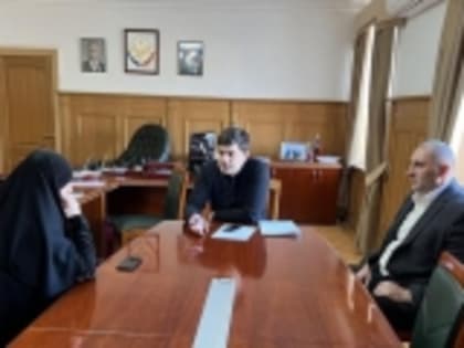 И.о. главы Новолакского района Сулейман Рамазанов взял на особый контроль решение вопросов вдовы погибшего в ходе СВО воина