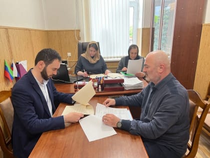 Замглавы администрации Новолакского района Земфира Джиржисова провела рабочую встречу с представителями налогового органа по обсуждению проблем, возникших при введении Единого нало