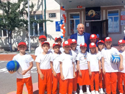 Депутат Госдумы Джамаладин Гасанов передал спортинвентарь в 29 «пришкольных» лагерей высокогорных районов Дагестана