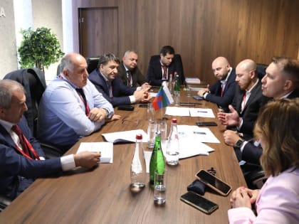 Абдулмуслим Абдулмуслимов обсудил с руководством ВКонтакте внедрение новых сервисов в Дагестане