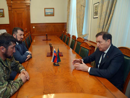 Заур Аскендеров встретился с участником СВО Магомедом Раджабовым