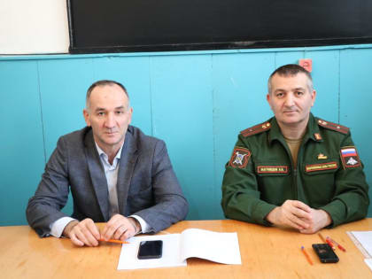 В Казбековском районе начала работать весенняя призывная кампания