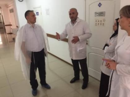 Вице-премьер Абдурахман Махмудов посетил Рутульскую ЦРБ