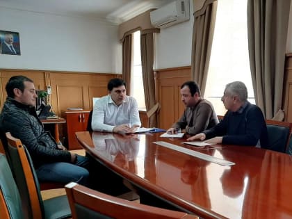 25 вопросов рассмотрел в эти дни в рамках приема граждан и.о главы Новолакского района Сулейман Рамазанов