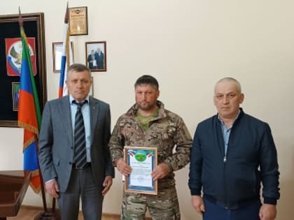 Ахмед Гамзатов встретился с мобилизованным из села Сагада