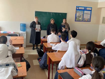 02.05.2023 и 03.05.2023 года в рамках профориентационной работы, мастера п/о Профессионального колледжа ДГУНХ Абдурахманова Асият Ибрагимовна, Ахдуханова Илайшат Магомедовна, Газие