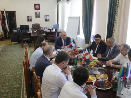 Делегация из Алжира с деловым визитом посетила ДГМУ