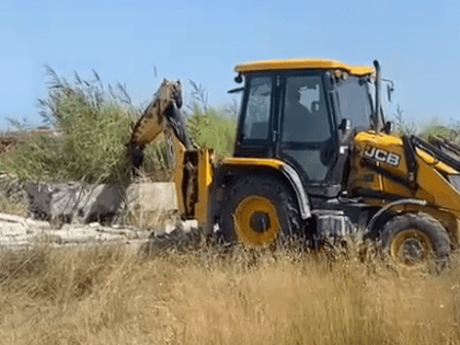 В Махачкале начались работы по освобождению земель от незаконных построек