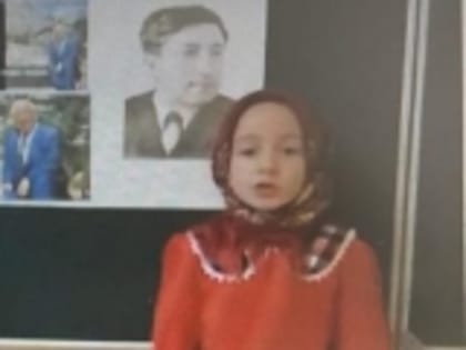 Ученица 2-го класса Тантаринской школы Зайнаб Султанмурадова поддержала акцию «Читаем Расула»