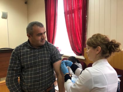 Прививочная кампания против гриппа продолжается в Дахадаевском районе