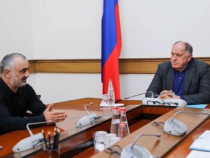 Абдулмуслим Абдулмуслимов рассмотрел обращения дагестанцев