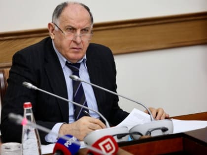 Абдулмуслим Абдулмуслимов провел заседание Оперативного штаба по экономике